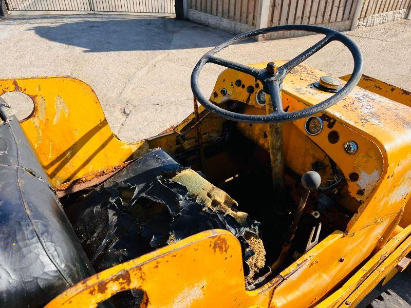 INTERNATIONAL HARVESTER H25B LOADING SHOVEL * NON-RUNNER * C/W PERKINS ENGINE 