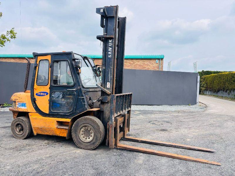SAMUK SF40D FORKLIFT *C/W PALLET TINES*VIDEO*