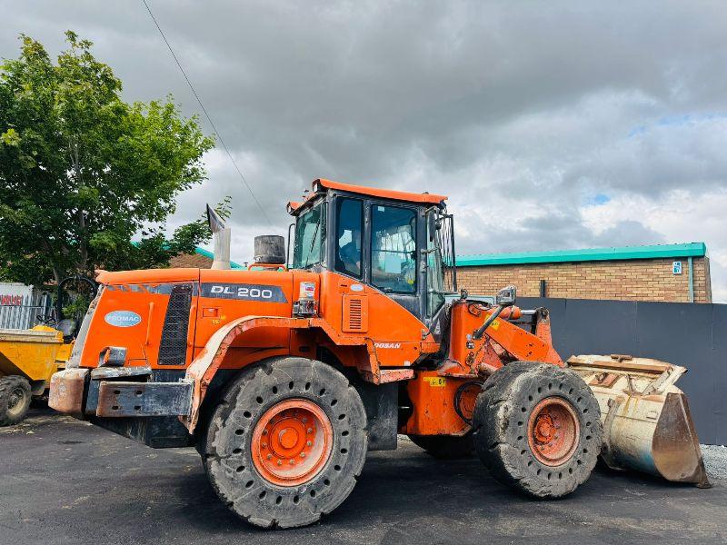 DOOSAN DL200-3 LOADING SHOVEL* C/W BUCKET*YEAR 2015*VIDEO*