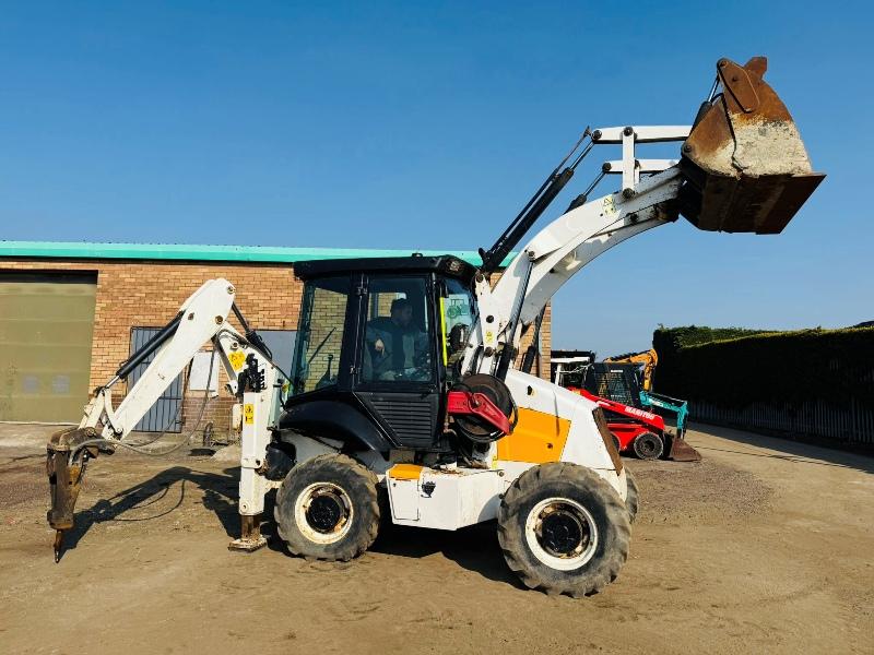 JCB 2CX 4WD BACKHOE DIGGER * C/W THREE IN ONE BUCKET & PECKER*VIDEO*