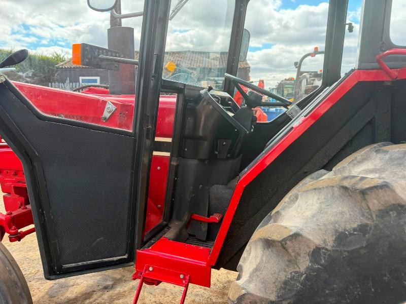 CASE INTERNATIONAL 585 TRACTOR*C/W FRONT LOADER*VIDEO*