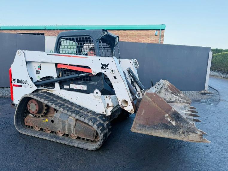 BOBCAT T630 SKIDSTEER*C/W BUCKET*YEAR 2015*2371 HOURS*VIDEO*