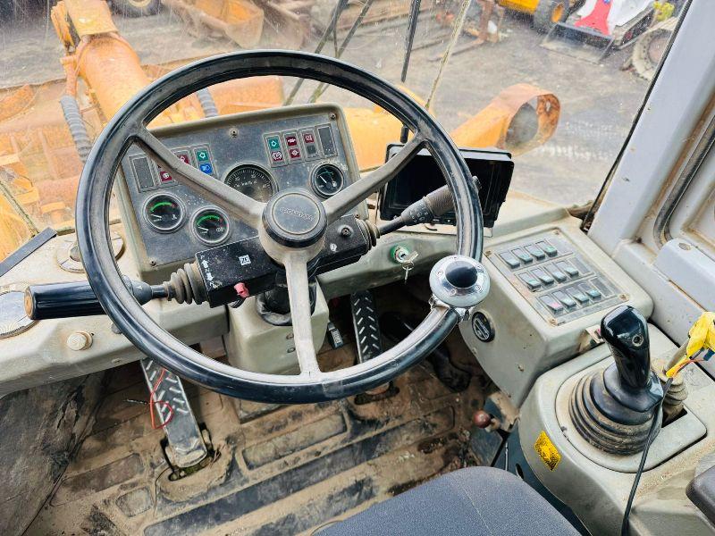 HYUNDAI HL760 WHEELED LOADER*C/W BUCKET*