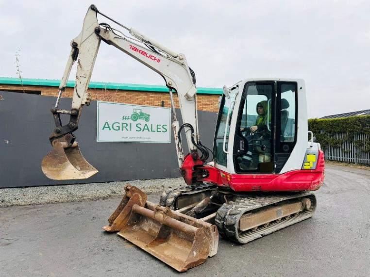 TAKEUCHI TB250 TRACKED EXCAVATOR*C/W 3 BUCKETS*YEAR 2015*VIDEO*