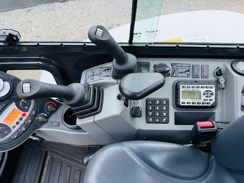 BOBCAT E45 EXCAVATOR *YEAR 2017*ONLY 257 HOURS*C/W HYDRAULIC THUMB*VIDEO*