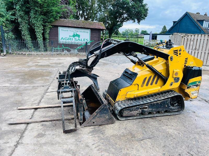 VERMEER S725TX TRACKED LOADER *YEAR 2016, 1292 HOURS* C/W BUCKET, TINES & GRAB*VIDEO* 
