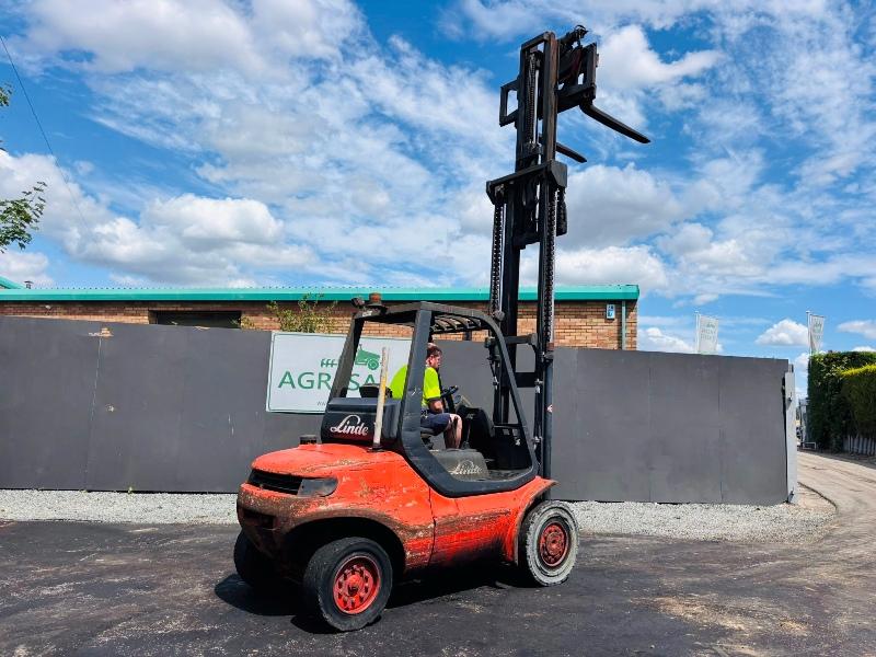 LINDE H45D 3 STAGE MAST FORKLIFT*C/W ROTATING PALLET TINES*VIDEO*