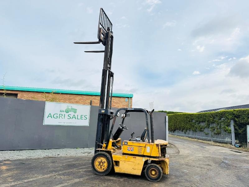 CATERPILLAR V40D FORKLIFT*C/W PALLET TINES*VIDEO*