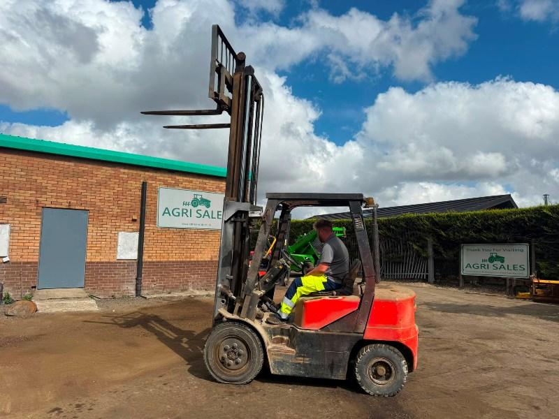 DAEWOO D25S FORKLIFT*C/W PALLET TINES*VIDEO*