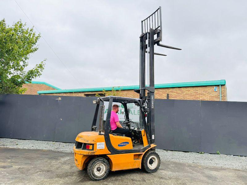 SAMSUNG 2 STAGE MASTED FORKLIFT*C/W YANMAR ENGINE*VIDEO*