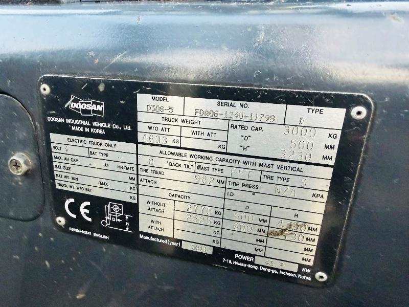 DOOSAN D30S-5 FORKLIFT*YEAR 2011*C/W PALLET TINES*VIDEO*