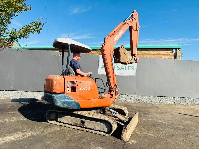 HITACHI EX30 EXCAVATOR*RUBBER TRACKS*C/W BUCKET*VIDEO*