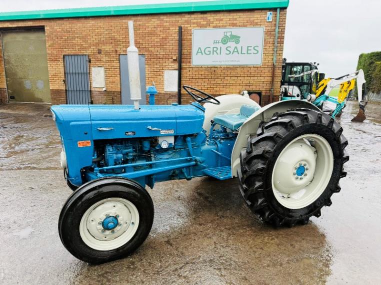 FORDSON SUPER DEXTA 2WD TRACTOR*BEEN REFURBISHED*VIDEO*