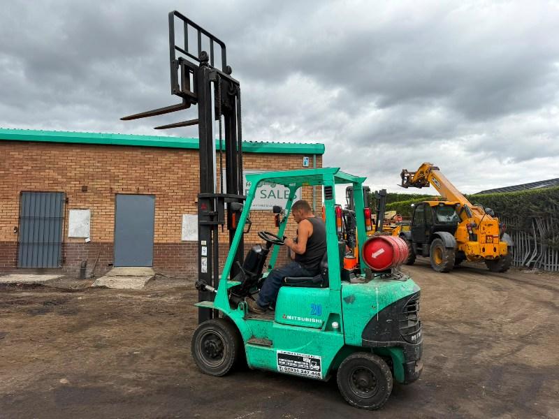 MITSUBISHI FG20K FORKLIFT*C/W PALLET TINES*VIDEO*