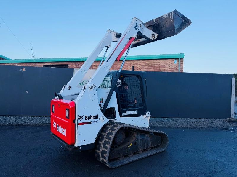 BOBCAT T630 SKIDSTEER*C/W BUCKET*YEAR 2015*2371 HOURS*VIDEO*
