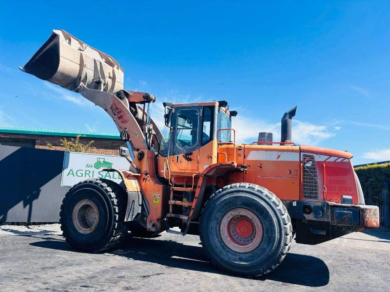 DOOSAN DL400 4WD LOADING SHOVEL *C/W REVERSE CAMERA AND BUCKET*VIDEO*