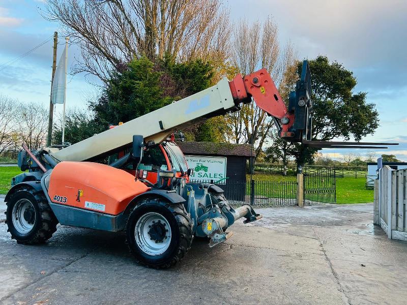 JLG 4013 4WD TELEHANDLER *13 METER REACH* C/W PALLET TINES & PERKINS ENGINE *VIDEO*