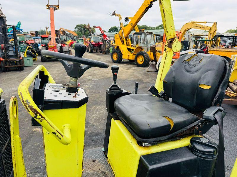 AMMANN AV12-2 VIBRATING DOUBLE DRUM ROLLER*C/W ROLL BAR*VIDEO*