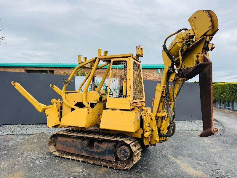 VERMEER FLX75 PLOW*C/W PLOW*READING 1555 HOURS*STEERING WHEEL*VIDEO*