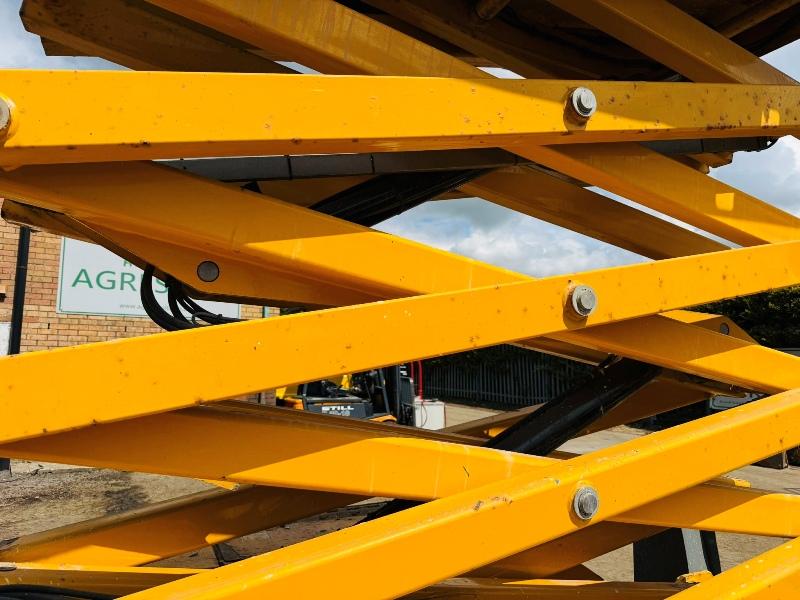 HAULOTTE COMPACT 12DX SCISSOR LIFT*YEAR 2015*2268 HOURS*VIDEO*