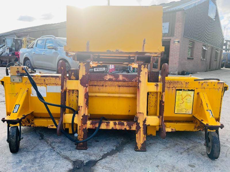 JCB 500 SWEEPER BOX C/W WATER TANK & SPRINKLER 