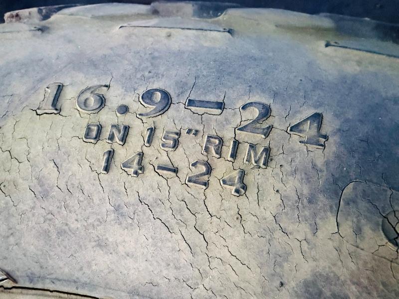 SET OF WHEELS AND TURF TYRES TO SUIT JOHN DEERE TRACTOR*8 STUD*VIDEO*