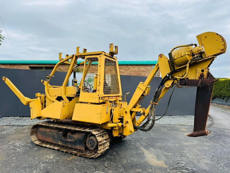 VERMEER FLX75 PLOW*C/W PLOW*READING 1555 HOURS*STEERING WHEEL*VIDEO*