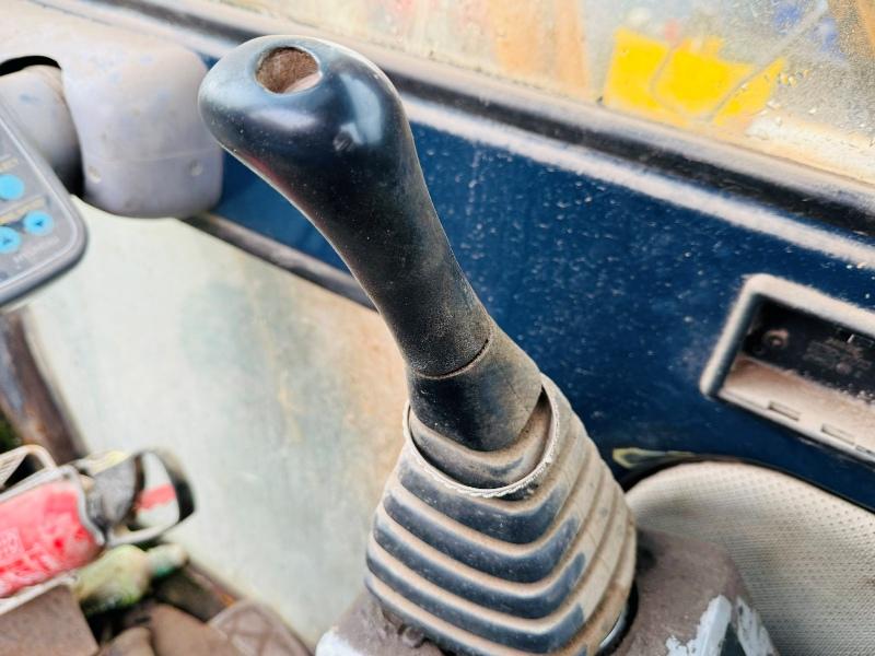 HYUNDAI ROBEX 220LC-3 EXCAVATOR*C/W BUCKET*VIDEO*