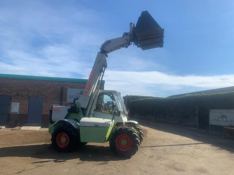 CLAAS 928PLUS 4WD TELEHANDLER*AG SPEC*C/W BUCKET & TINES*VIDEO*