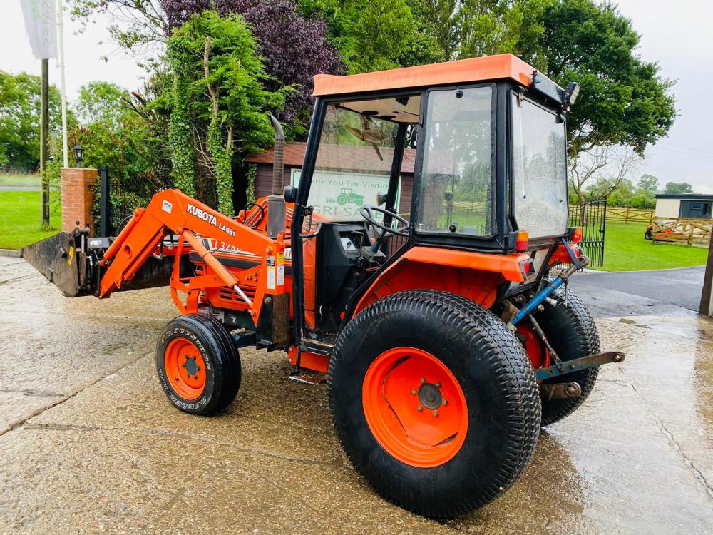 KUBOTA L3250 4WD TRACTOR C/W KUBOTA LA681 FRONT LOADER AND 3 IN 1 BUCKET