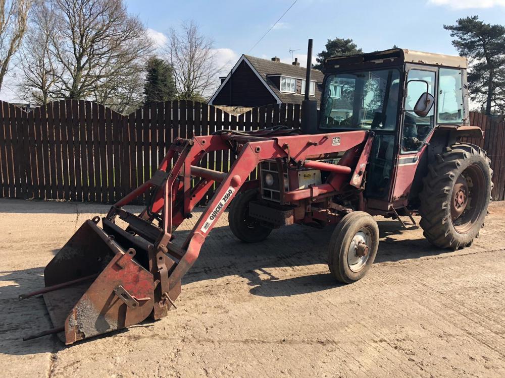 INTERNATIONAL 484 TRACTOR CW QUICKE 2560 LOADER ** ONE OWNER FROM NEW