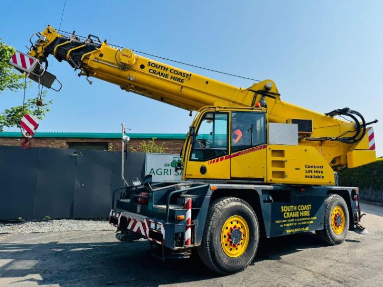 TEREX DEMAG AC30 MOBILE CITY CRANE*C/W SUPPORT LEGS*VIDEO*