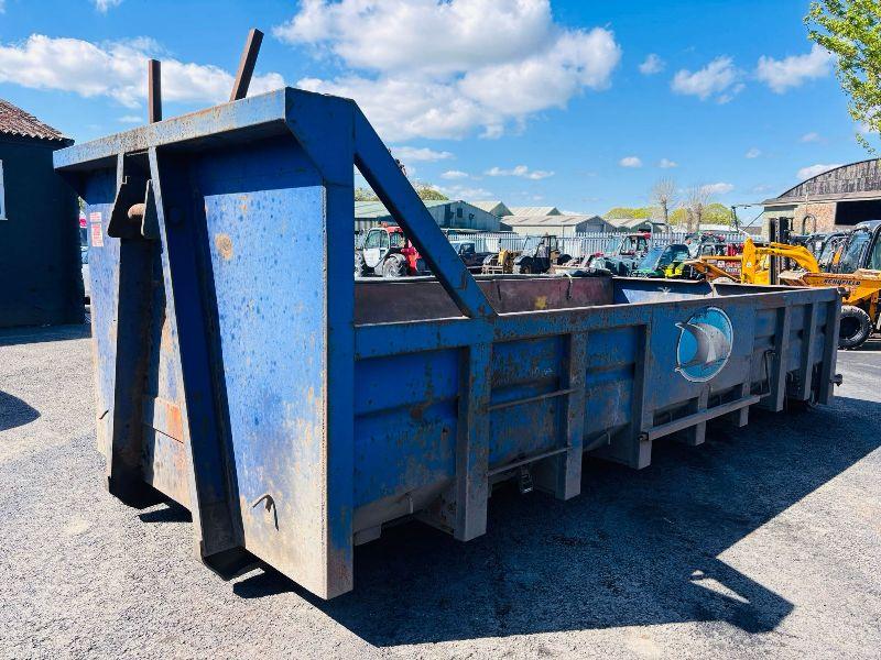 30 YARD HOOKLOADER BIN *C/W RAMPS AND REAR BARN DOORS*