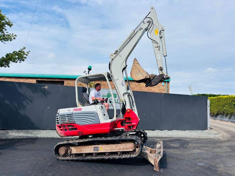 TAKEUCHI TB250 RUBBER TRACKED EXCAVATOR*C/W BUCKET*VIDEO*