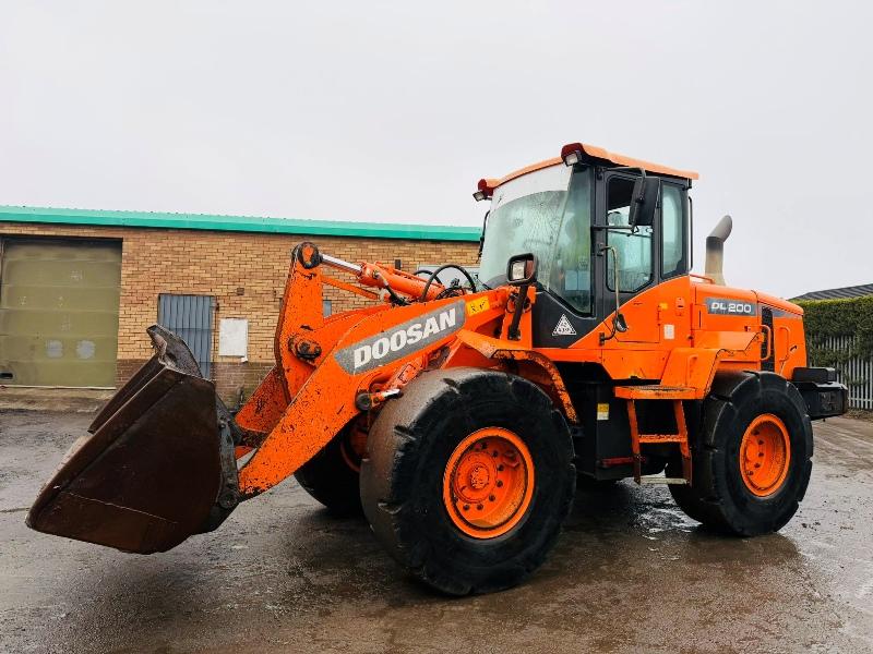 DOOSAN DL200-3 LOADING SHOVEL*C/W BUCKET*YEAR 2015*VIDEO*