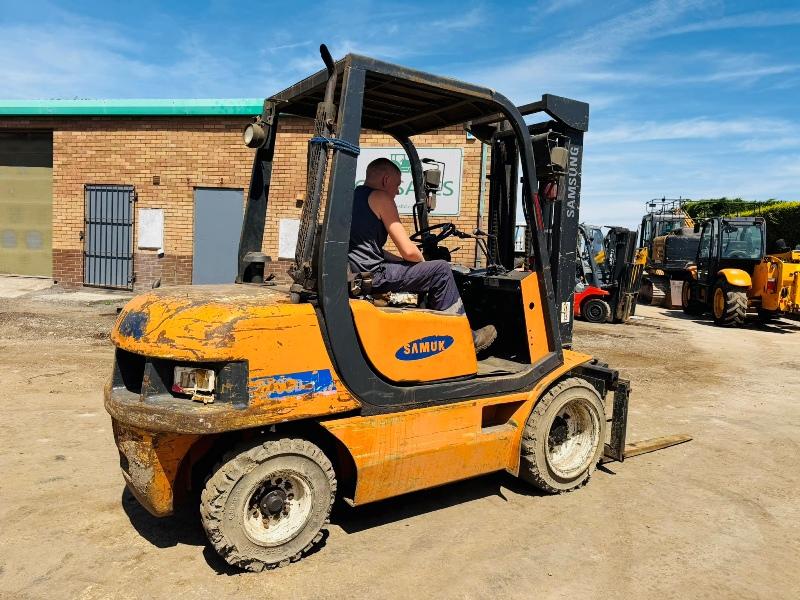 SAMSUNG SF30D FORKLIFT*C/W PALLET TINES*VIDEO*