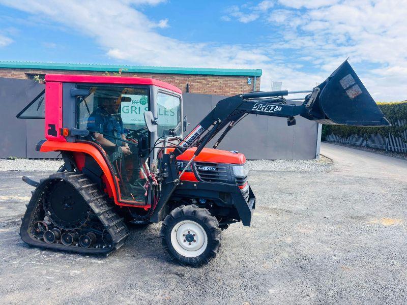 KUBOTA GT21 HALF TRACK TRACTOR*C/W FRONT LOADER AND BUCKET*VIDEO*