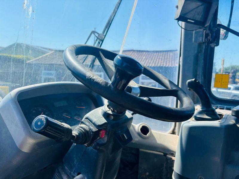 DOOSAN DL400 4WD LOADING SHOVEL *C/W REVERSE CAMERA AND BUCKET*VIDEO*