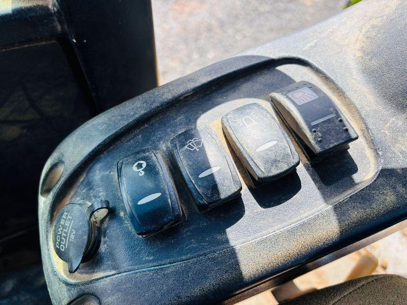 JCB 8065 EXCAVATOR*C/W 3 BUCKETS*READING 3578 HOURS*VIDEO*