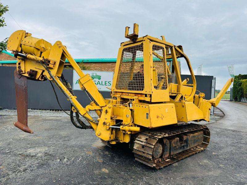 VERMEER FLX75 PLOW*C/W PLOW*READING 1555 HOURS*STEERING WHEEL*VIDEO*
