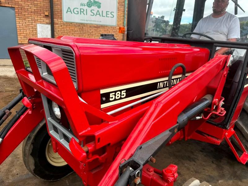 CASE INTERNATIONAL 585 TRACTOR*C/W FRONT LOADER*VIDEO*