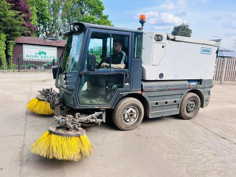 SCHMIDT SWINGO 200 4X2 ROAD SWEEPER *YEAR 2013* C/W AC CABIN *VIDEO*