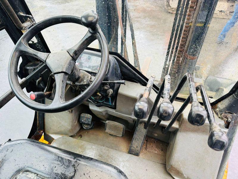 CATERPILLAR DP40K 2 4 TONNE FORKLIFT*C/W PALLET TINES*VIDEO*