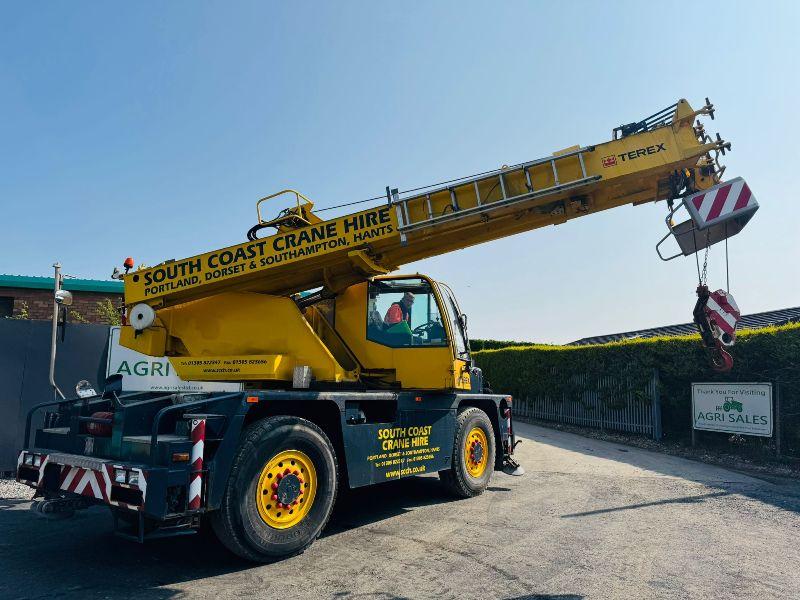 TEREX DEMAG AC30 MOBILE CITY CRANE*C/W SUPPORT LEGS*VIDEO*