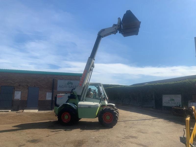 CLAAS 928PLUS 4WD TELEHANDLER*AG SPEC*C/W BUCKET & TINES*VIDEO*