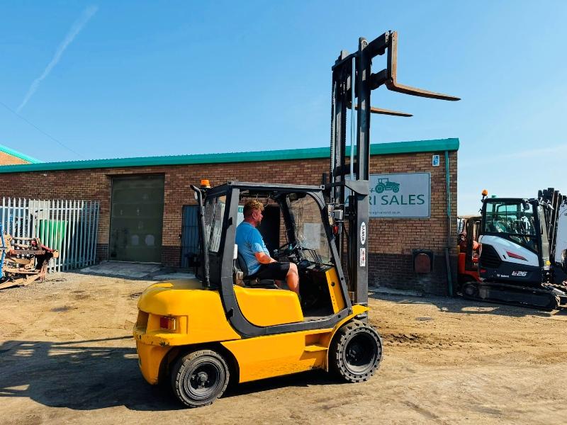 SAMUK SF30D FORKLIFT*C/W SIDESHIFT*VIDEO*