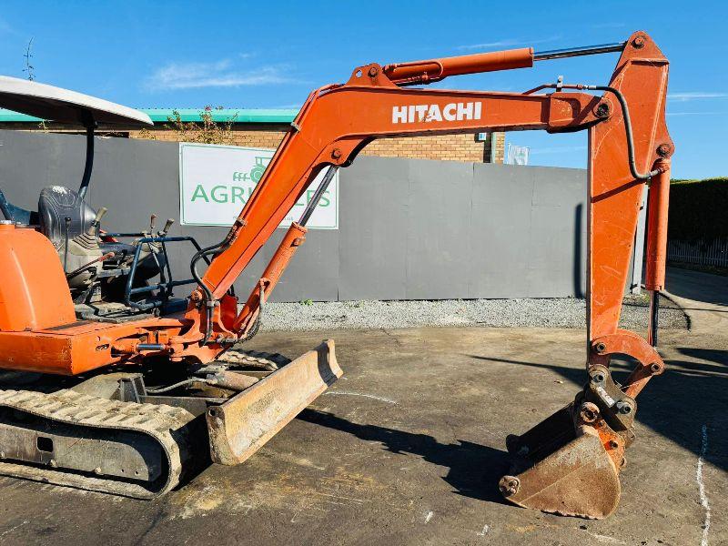 HITACHI EX30 EXCAVATOR*RUBBER TRACKS*C/W BUCKET*VIDEO*