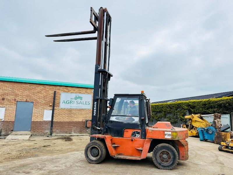 NISSAN 70 FORKLIFT*C/W PALLET TINES*VIDEO*