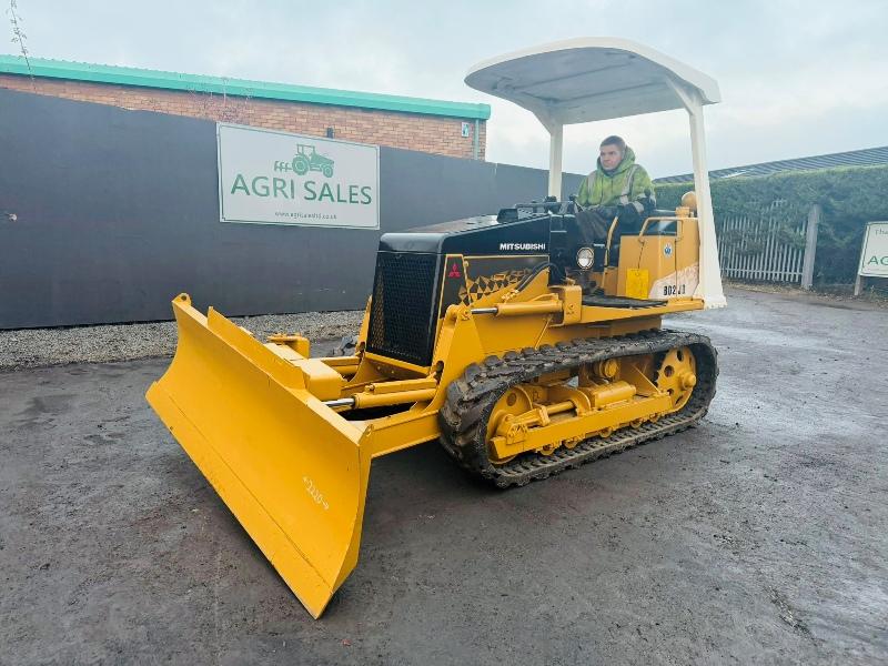 MITSUBISHI BD2J II DOZER*C/W 6 WAY PAT BLADE*ONLY 34 HOURS*VIDEO*