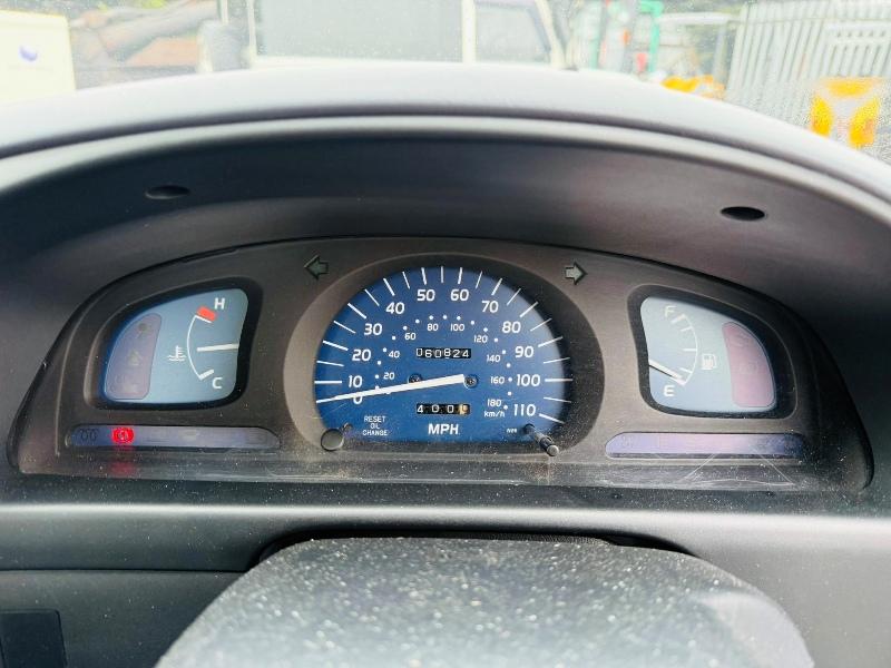 TOYOTA HILUX 2WD PICK UP*C/W REAR TARP*VIDEO*